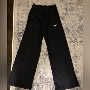 Black Nike Women’s Sportswear Phoenix Fleece High-Waisted Wide-Leg Sweatpants